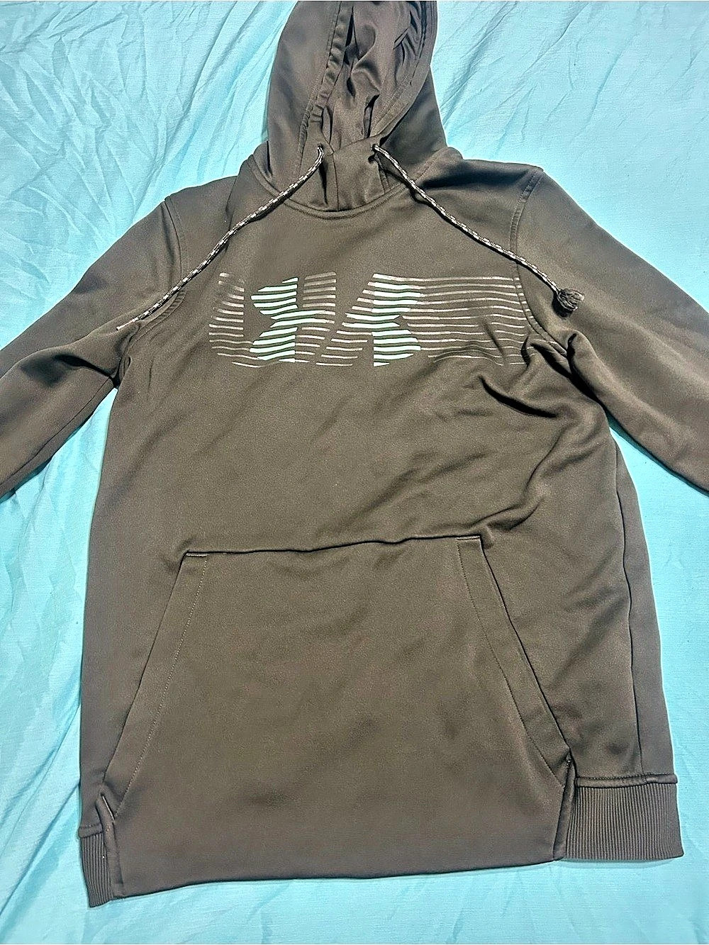 Under Armour Graphic Pullover Hoodie in Deep Green